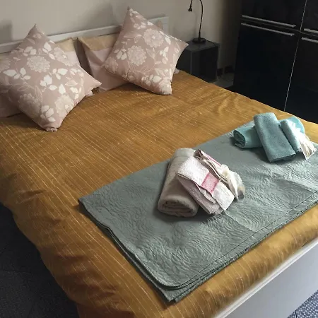 Mi Casa Tu Casa Panzió Pavia